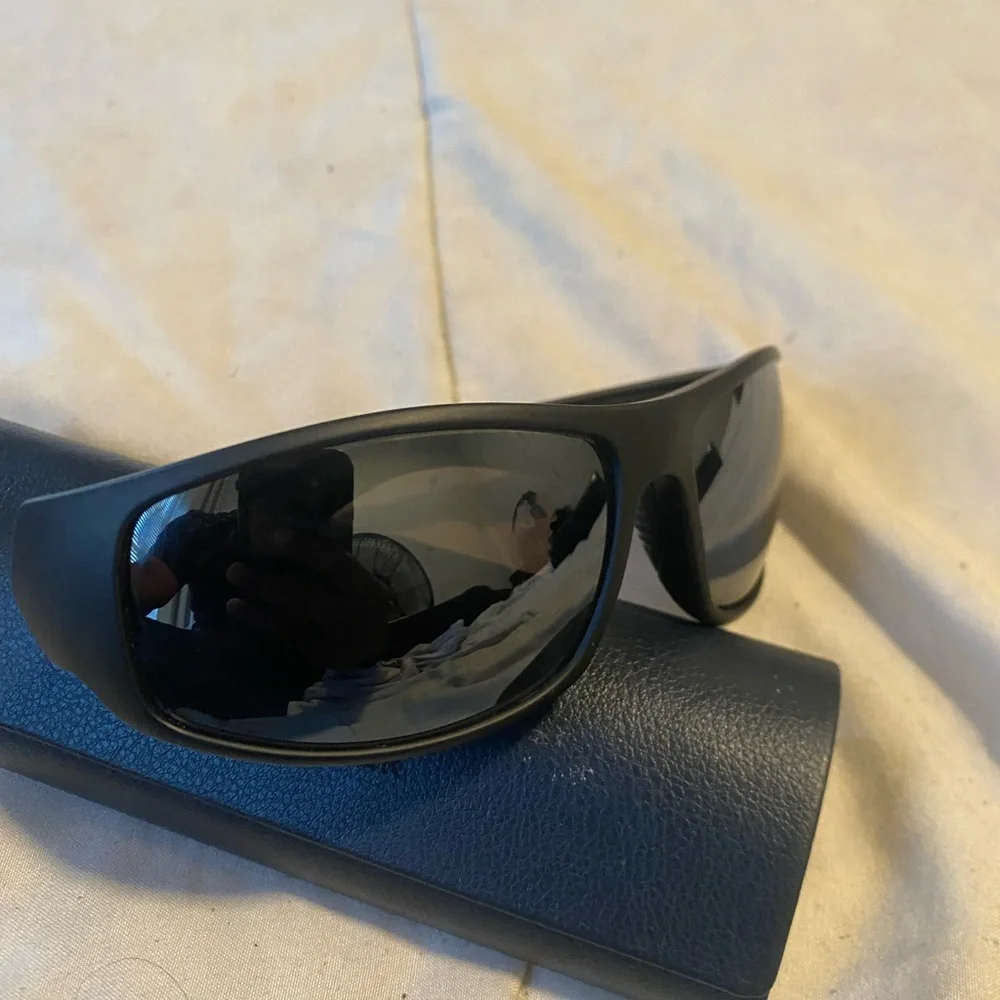 Piranha Black Aviator Sunglasses with Hard Case